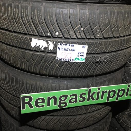 K 255/45R19 Michelin kitka 6mm DOT18 10V3A