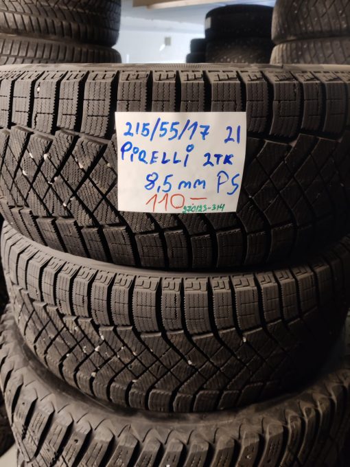 215/55R17 Pirelli kitka 8,5mm / 7V1