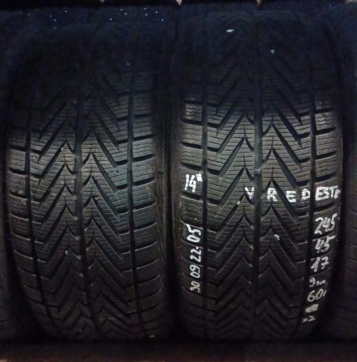 245/45R17 Vredestein kitka 9mm / 5V31