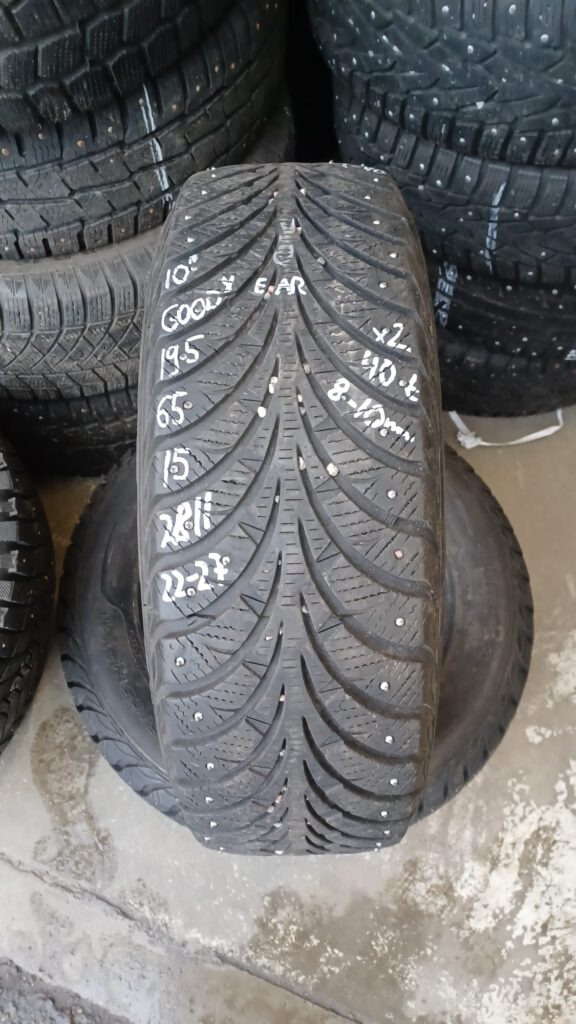 K 195/65R15 Goodyear nasta 8-10mm / 2V25