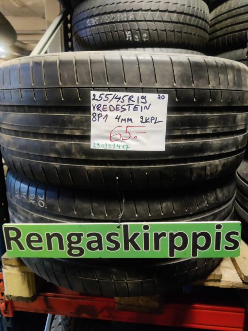 255/45R19 Vredestein kesä 4mm / 8P3A