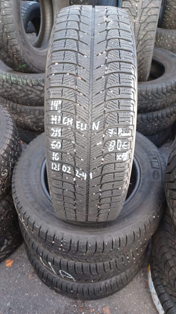 215/60R16 Michelin kitka 7-8mm / 4V47