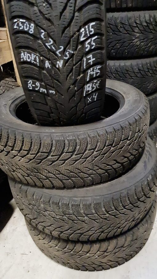 215/55R17 Nokian 7-8mm kitka / 4P54
