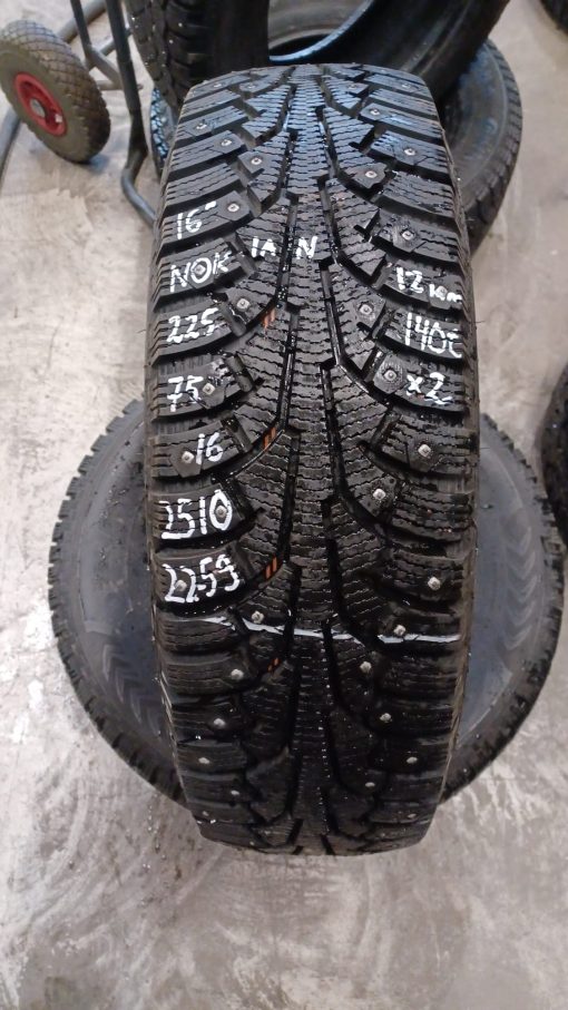 K 225/75R16 Nokian nasta 12mm K15