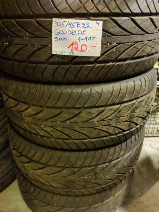 305/45R22 Goodride kesä 9mm / RK4