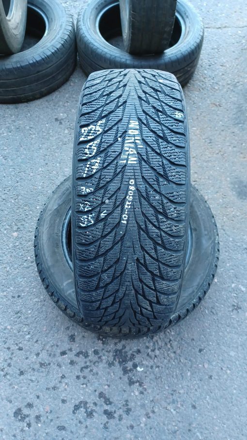225/55R17 Nokian kitka 7mm /5V35
