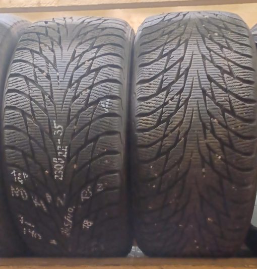 k 245/40R18 Nokian 7mm kitka/ 5P25