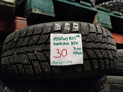 K 195/60R15 Nokian nasta 7mm DOT02 2V7-2