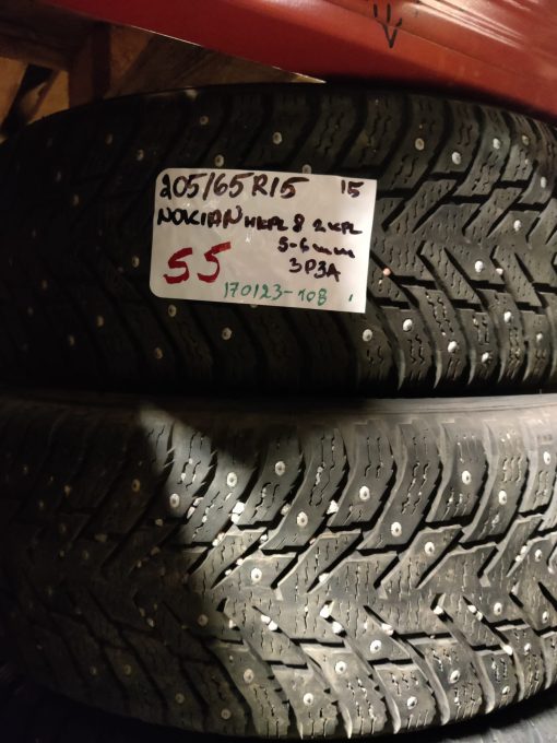 K 205/65R15 Nokian nasta 5-6mm / 1P9-3