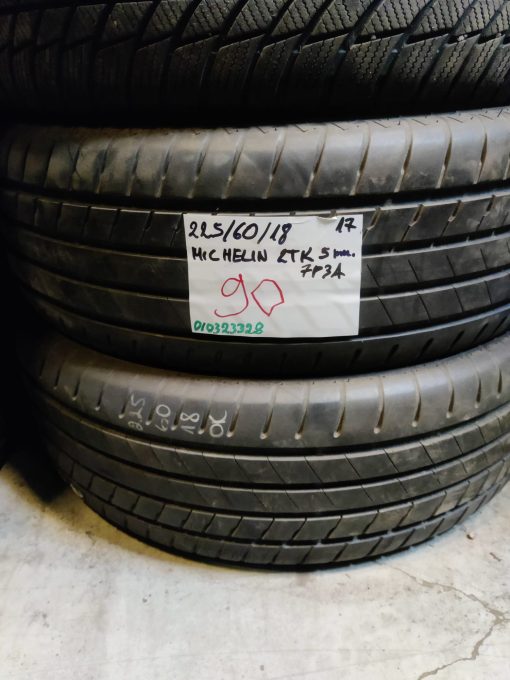 225/60R18 Michelin kesä 5mm / 6V9-1