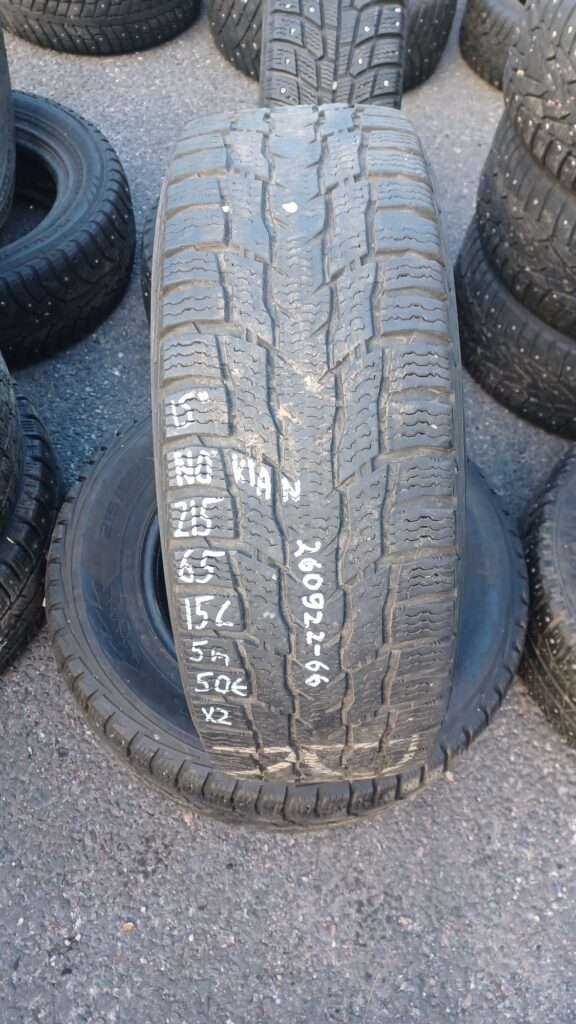 215/65R15C Nokian kitka 5mm/ 4V50