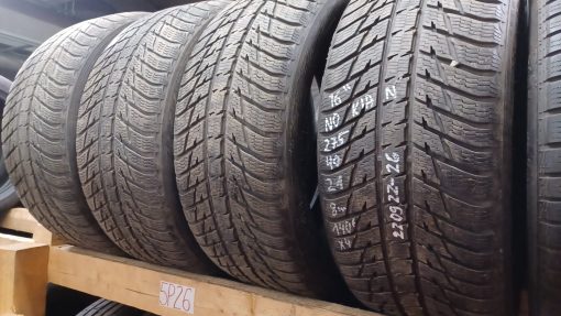275/40R21 Nokian 8mm Keski-Euroopan kitka/ 5P26