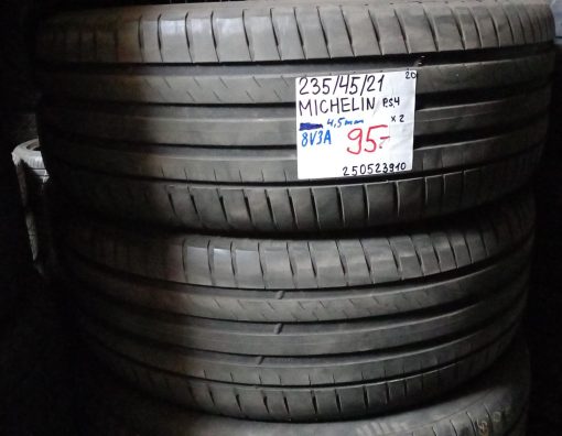235/45R21 Michelin Pilot Sport 4 kesä 4,5mm / 8V3A