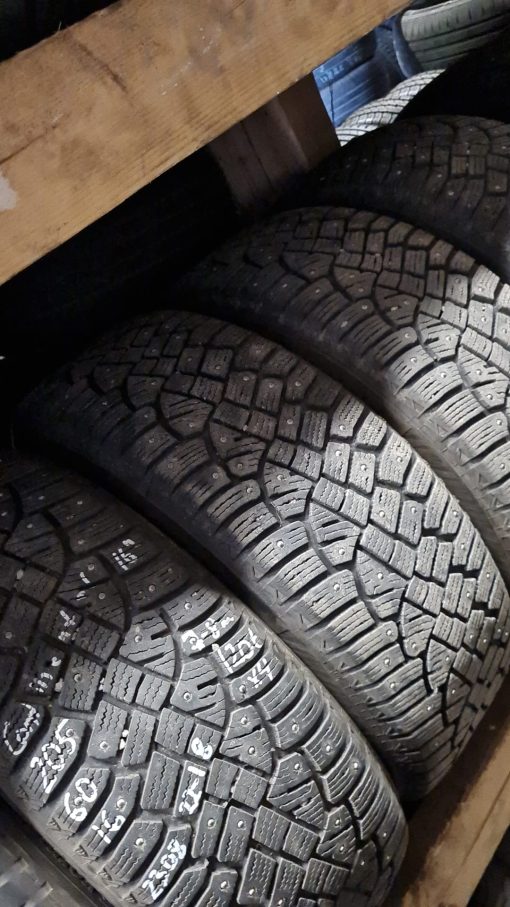 205/60R16 Continental nasta 7-8mm / 4V27
