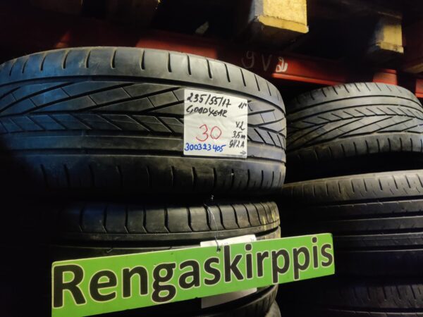 K 235/55R17 Goodyear kesä 3,5mm 9V2A