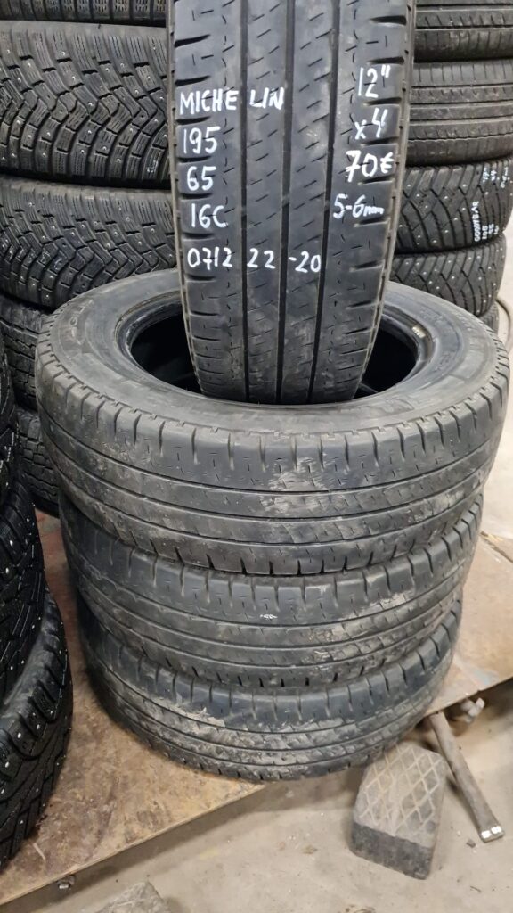 195/65R16C Michelin kesä 5-6mm / 2V21