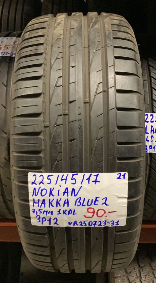 225/45R17 Nokian Hakka Blue 2 kesä 7,5mm / 3P12