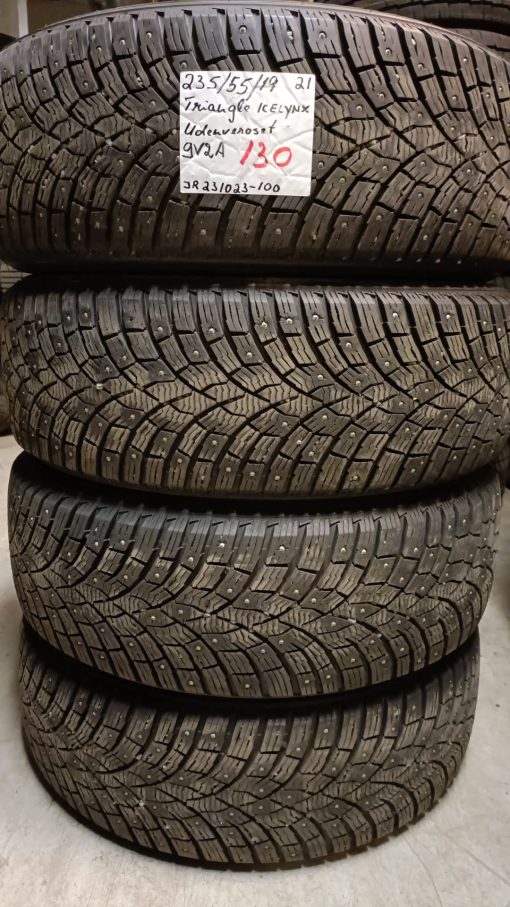 235/55R19 Triangle IceLink nasta uudenveroset / 9V2A