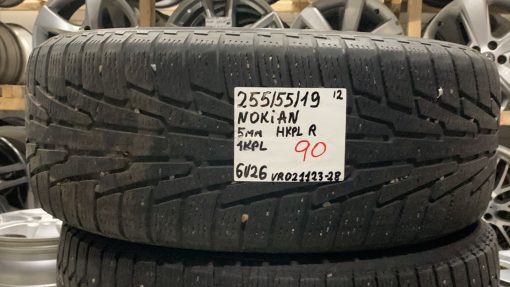 255/55R19 Nokian HKPL R kitka 5mm / 6V26