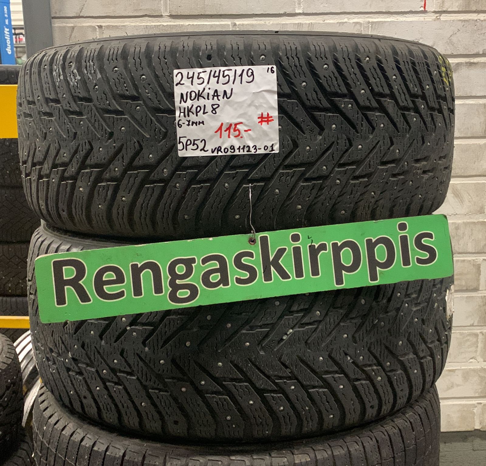 245/45R19 Nokian HKPL 8 nasta 6-7mm # / 3V14-4