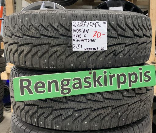 225/70R15c Nokian HKPL C nasta ajamattomat / 2V51