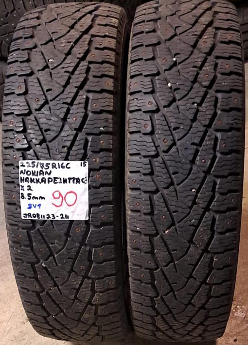 225/75R16c Nokian HKPL C3 nasta 8,5mm / 9V1