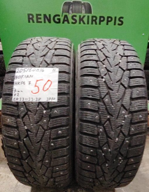 205/60R16 Nokian HKPL 7 nasta 7mm / 4V44