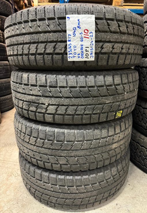 235/65R17 Toyo Observe GSi5 104Q kitka 8mm / 10P1