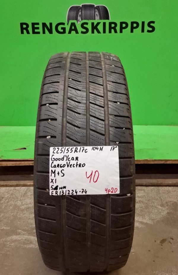 225/55R17C GoodYear Cargo Vectro 104H M+S kitka 5mm / 4P20