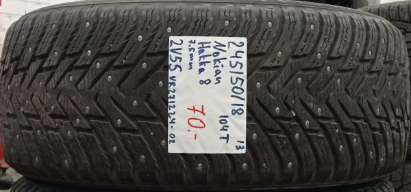 245/50R18 Nokian Hakka 8 104T nasta 7,5mm / 2V55