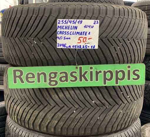 255/45R19 Michelin CrossClimate 2 kesä 4,5-5mm / 3V46