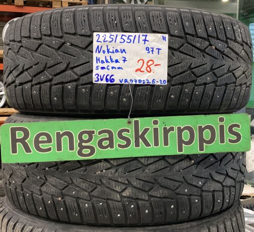 225/55R17 Nokian Hakka 7 97T nasta 5-6mm  / 3V66