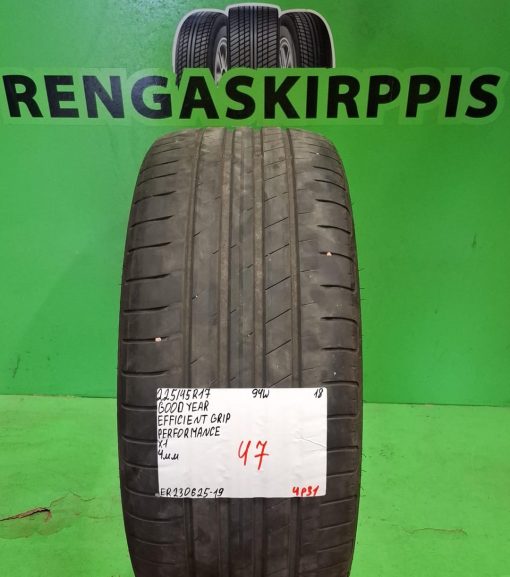 225/45R17 GoodYear EfficientGrip Performance 94W kesä 4mm / 4P31