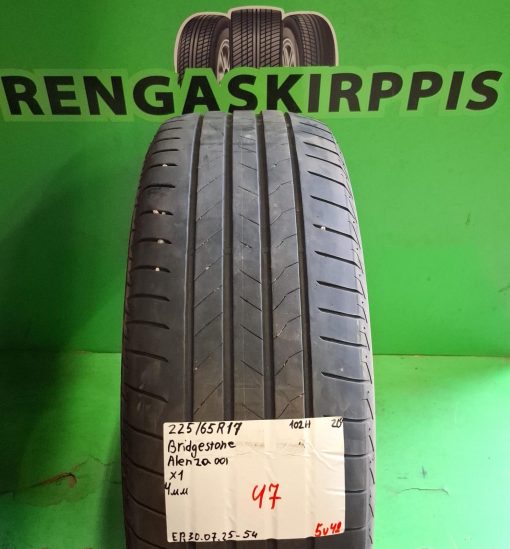 225/65R17 Bridgestone Alenza 001 102H kesä 4mm / 5V42
