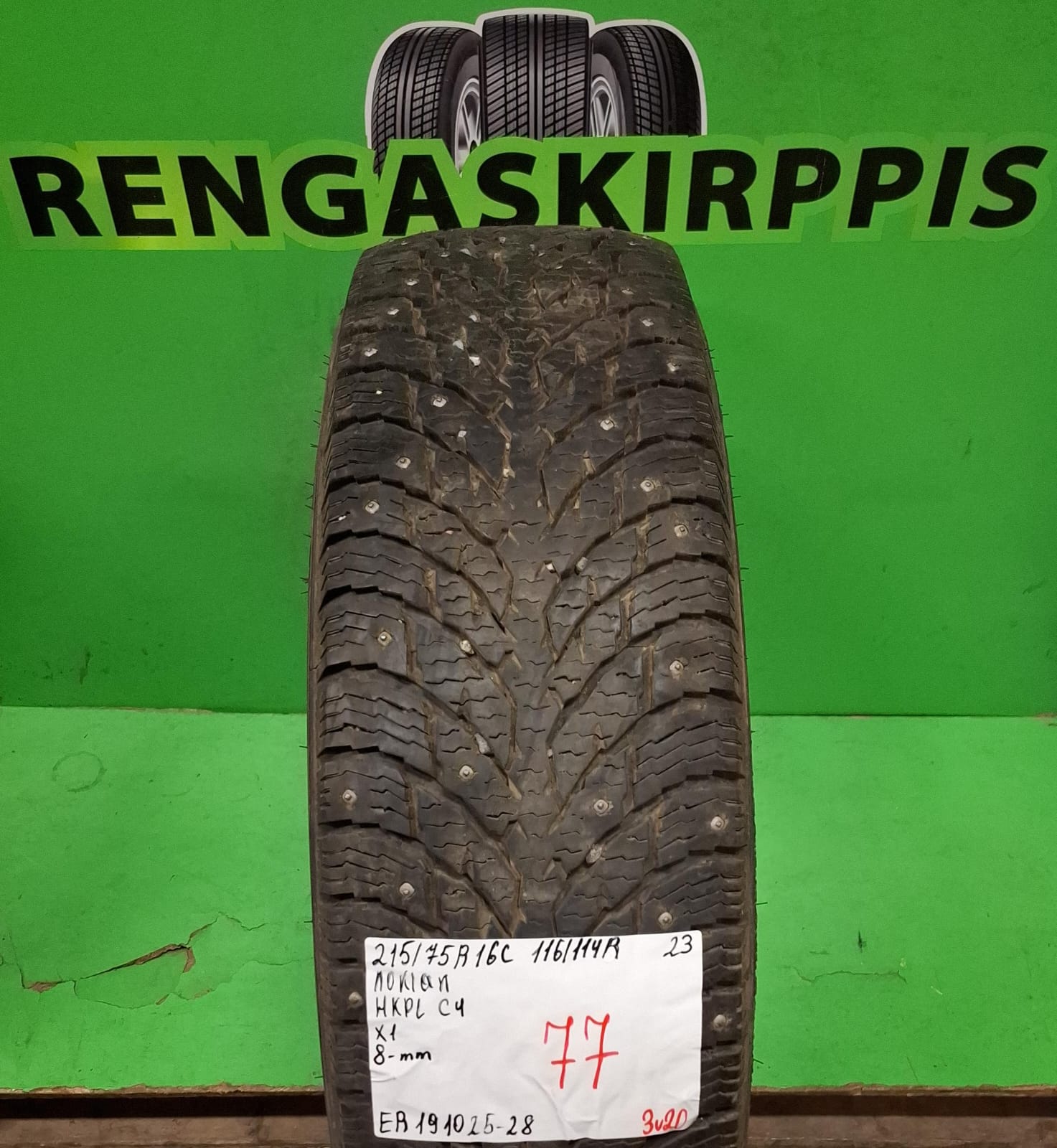 215/75R16C Nokian HKPL C4 116/114R nasta 8mm / 3V20