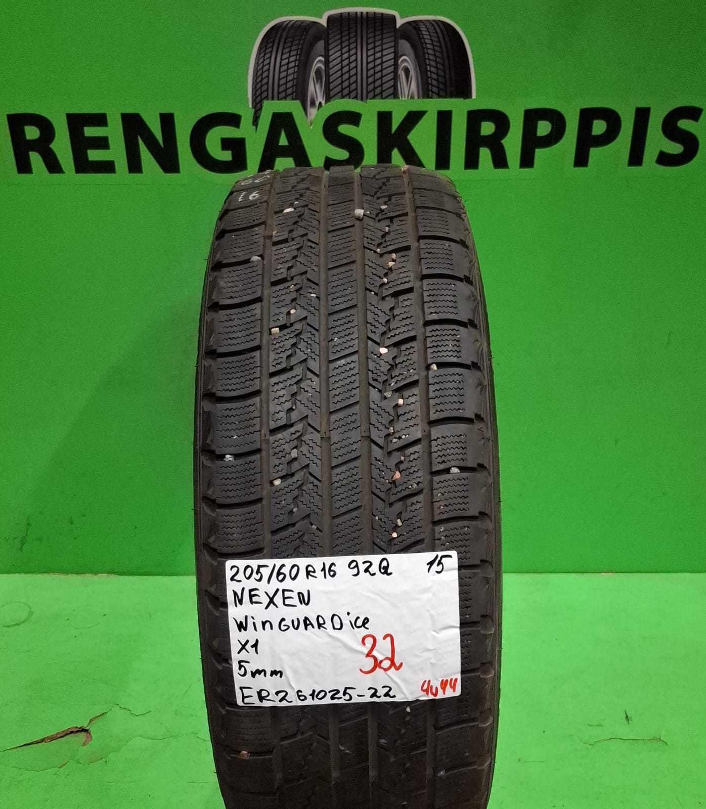205/60R16 Nexen Winguard Ice 92Q kitka 5mm / 4V44