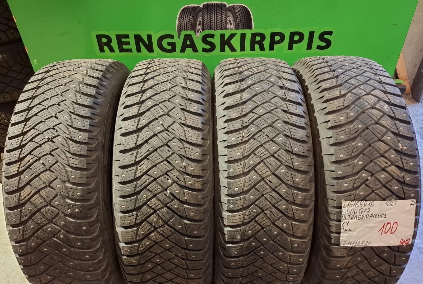 215/65R16 GoodYear UltraGrip Arctic 2 102T nasta 9mm / 3P12
